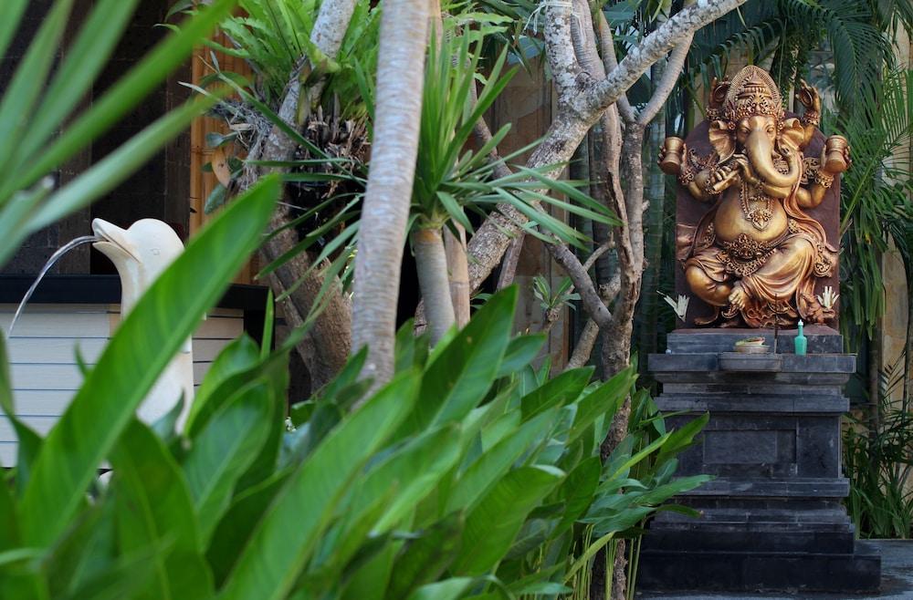 Lotus Tirta Seminyak Hotell Eksteriør bilde